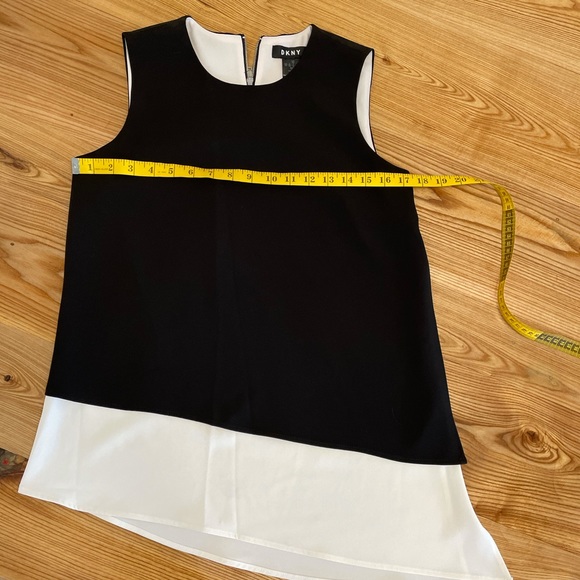 Gorgeous DKNY tunic top - Picture 3 of 5